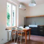Appartamento Romana 4 Bedrooms With Garden
