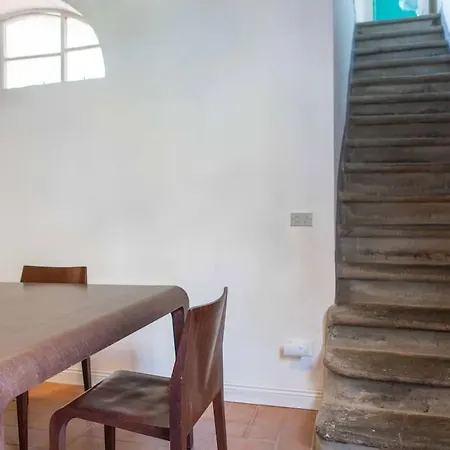 Romana 4 Bedrooms With Garden *